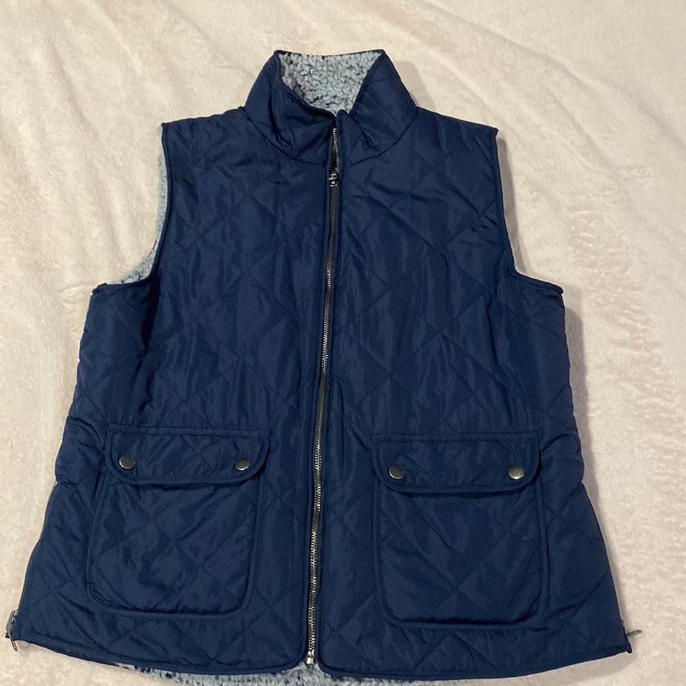Thread and Supply Navy and Gray Reversible Sherpa Quilted Vest Size Medium